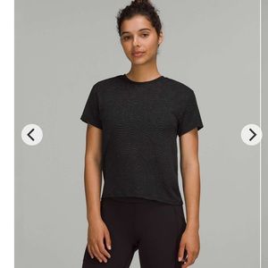 Lululemon Train to Be Short Sleeve Shirt - Ripple Wave Black / Grey - Size 6